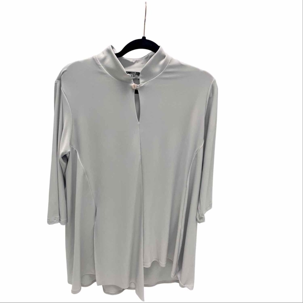 Sympli Light Gray Keyhole Top🩶